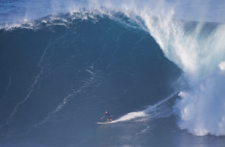 Illustration for article titled The Inflatable Wetsuit Designed to Save Lives in Big Waves